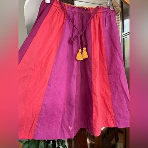 Pink Chicken brand 100% Cotton Hero Skirt. Size 5 year old.